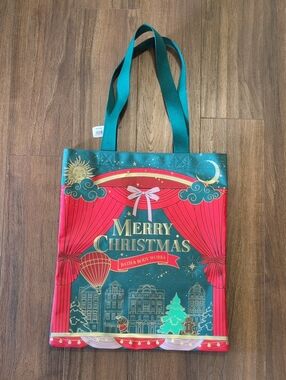 Bath & Body Works Green and Red 'Merry Christmas' Holiday Tote